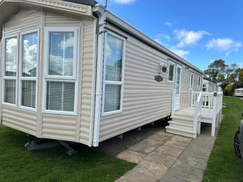 Rhyl House | marine getaways caravan hire winchester