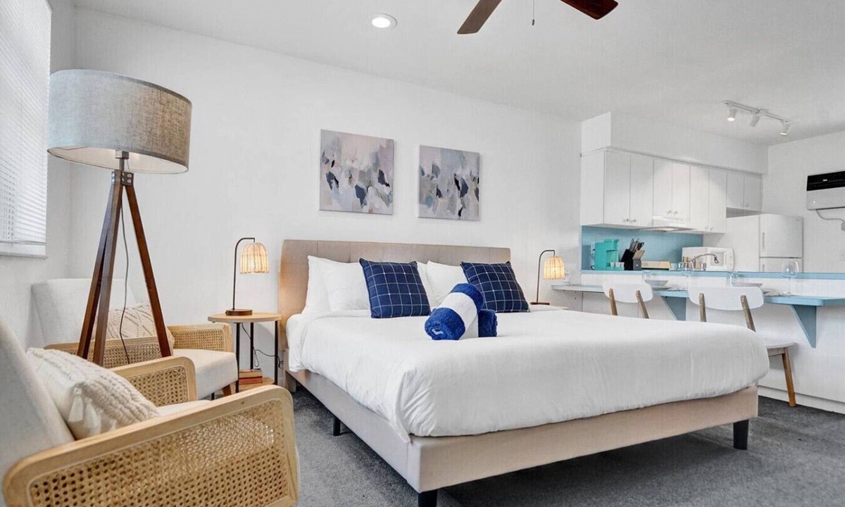 Hollywood South Central Beach Cabin | marine villas # 7 Beach access