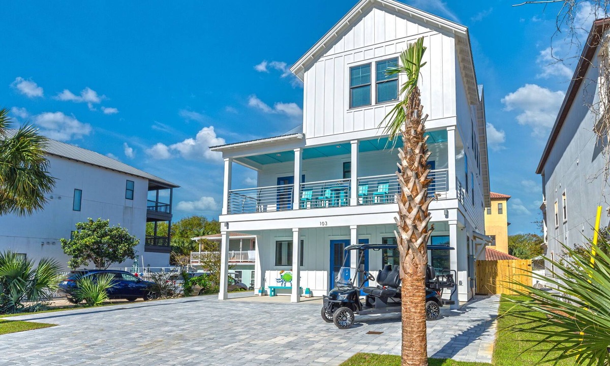 Delos House | Mariner: New with Private Beach!