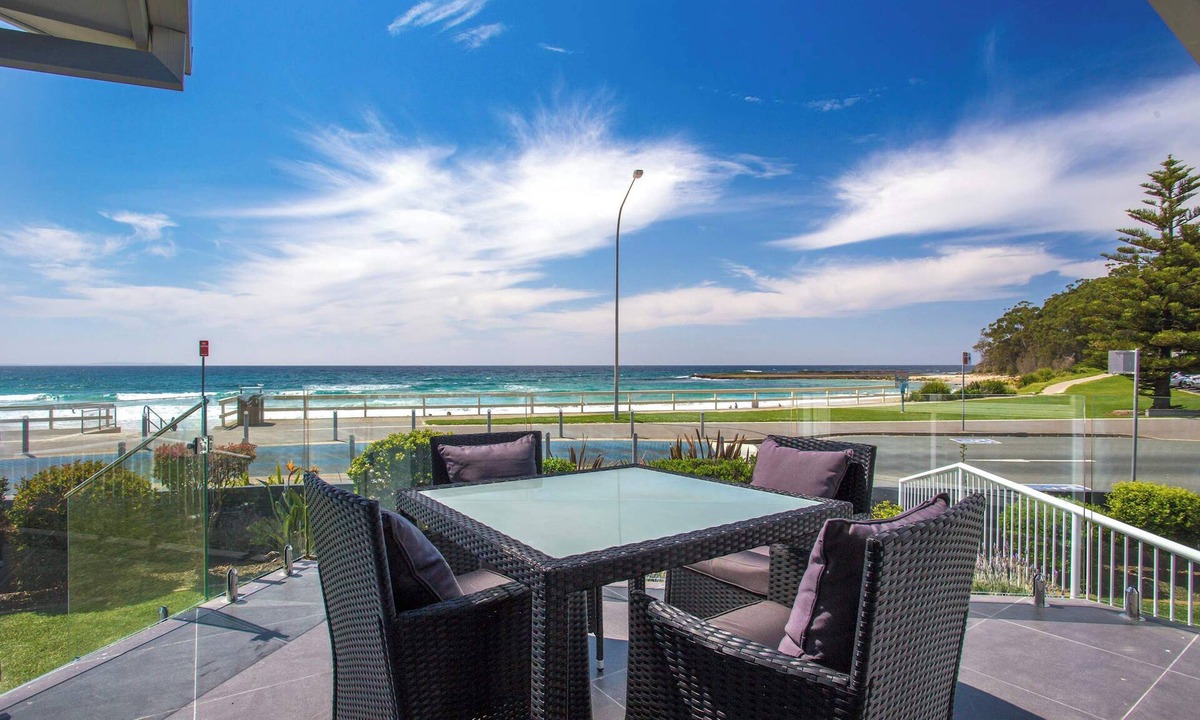 Mollymook Apartment | Mariners 2 Summary: L