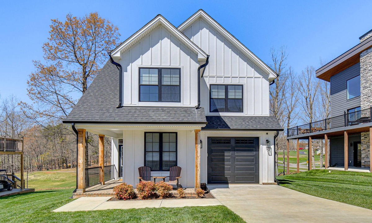 Huddleston House | Mariners Cottage - Stunning SML Getaway with Resort Perks at Mariners Landing!