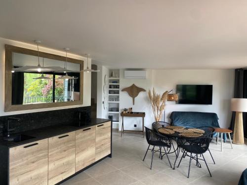 Port Cogolin Apartment | MarinesAppartement, Beach Duplex