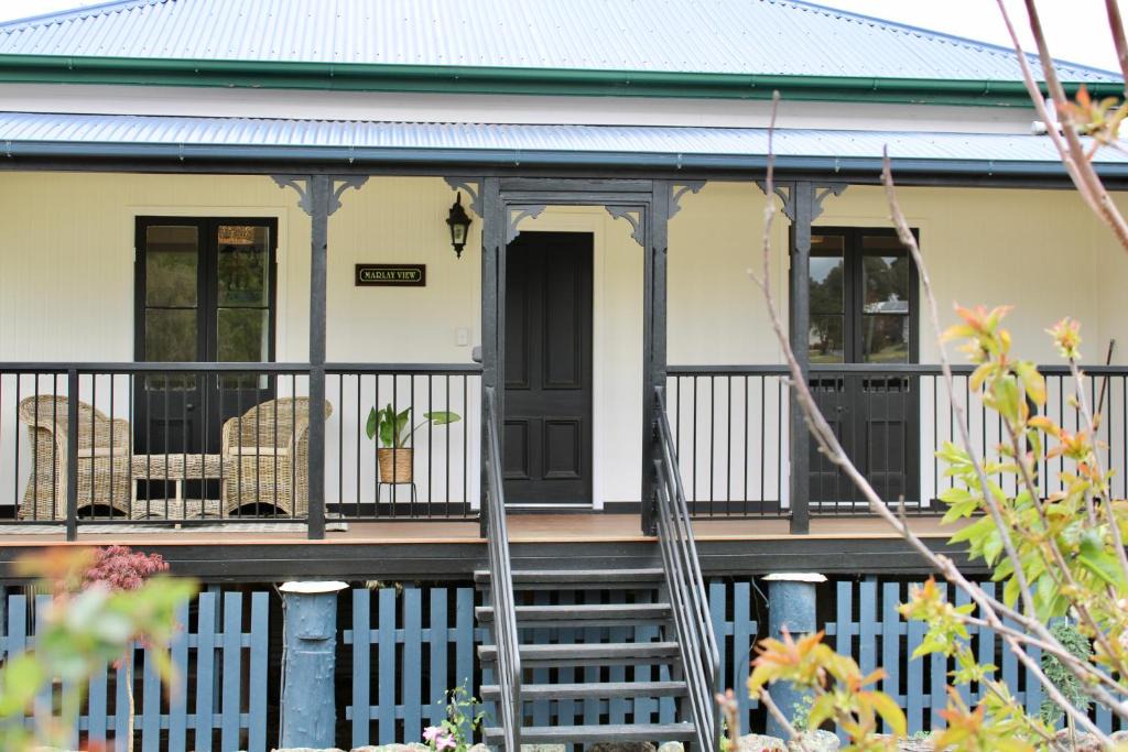 Stanthorpe House | Marlay View Cottage