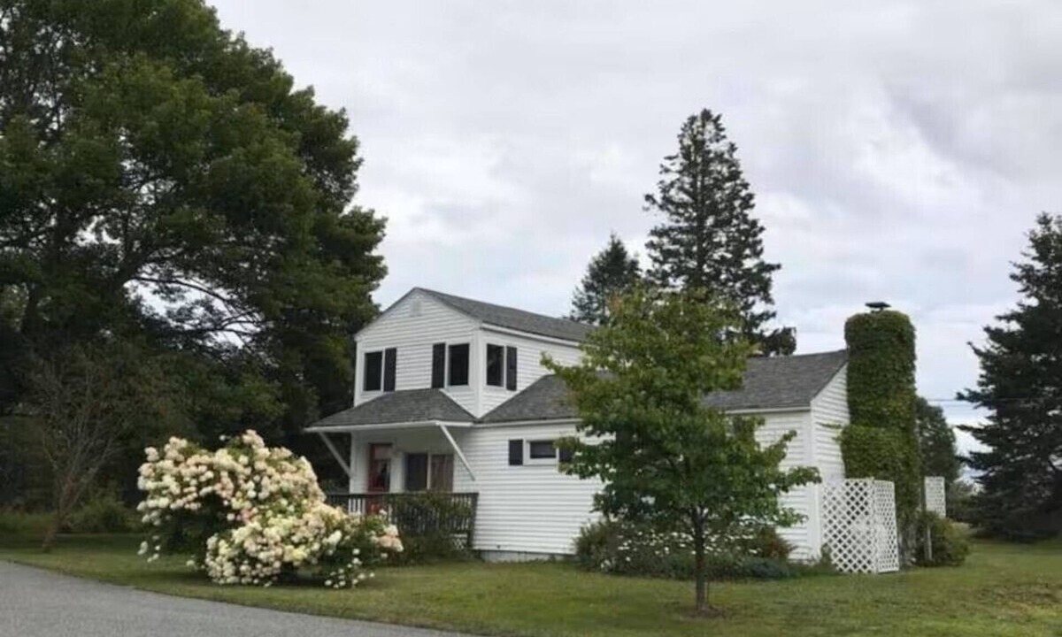 Marlboro Cottage | Marlboro Beach Cottage