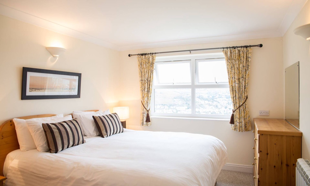 Dartmouth Apartment | Marlborough Apartment-Premium-River view-2 Bed
