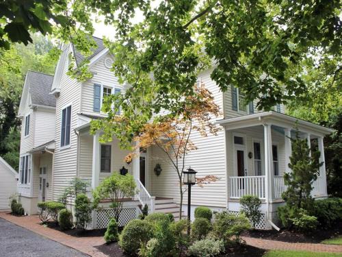 Village Green House | Marlin House