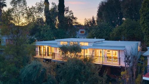 Woodland Hills House | Marmol Vista by AvantStay