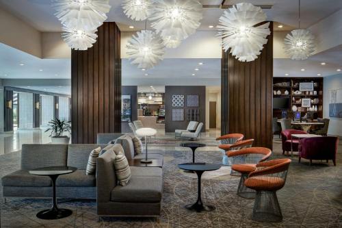 Airport Township Hotel | Marriott St. Louis Airport