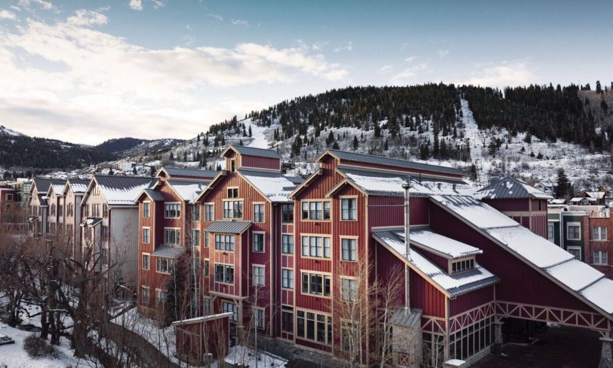 Aerie Resort | Marriott Summit Watch nFebruary 20-27, 2026 n2 Bedroom Main Street in Park City