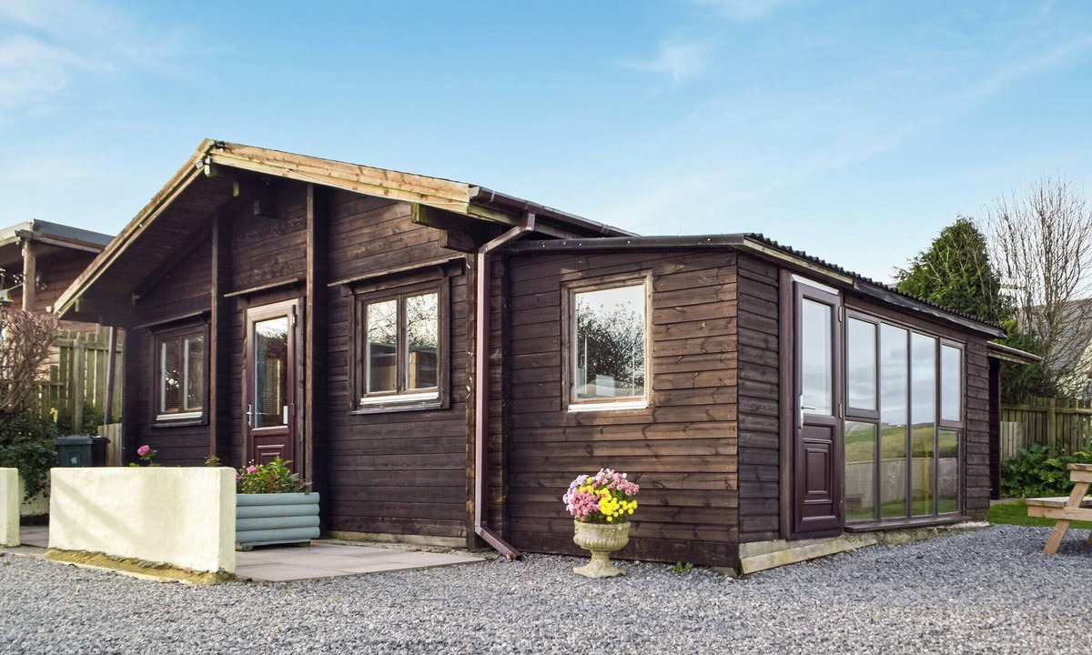 Llanybri Cottage | Marros Hill Log Cabin