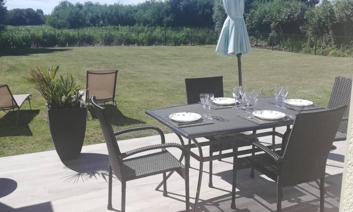 Guines House | marsh cottage in Guines