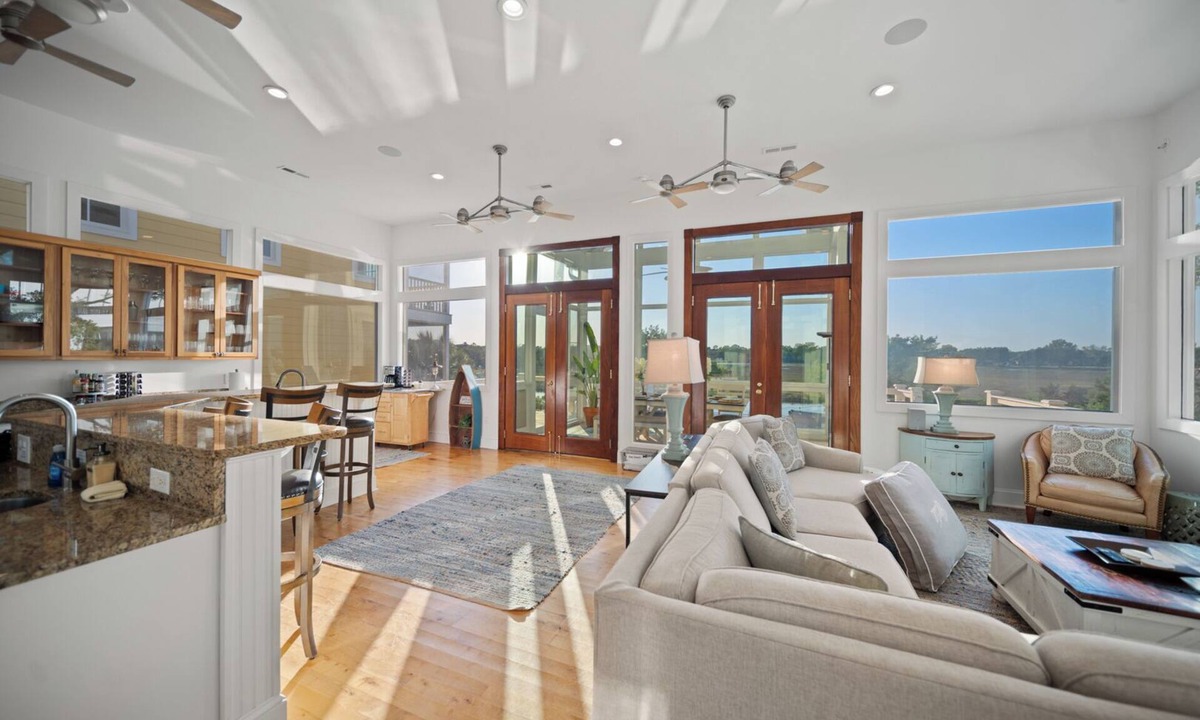 Charleston House | Marsh front home 10 min to beach and downtown- pet friendly!