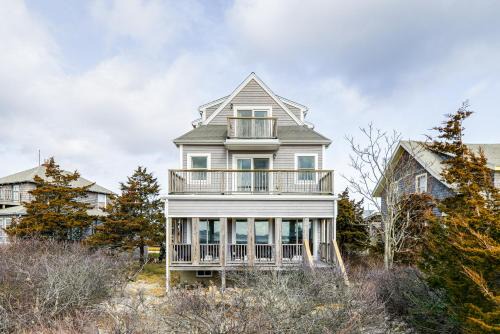 Brant Rock House | Marshfield Home with 4 Decks and Private Beach Access!