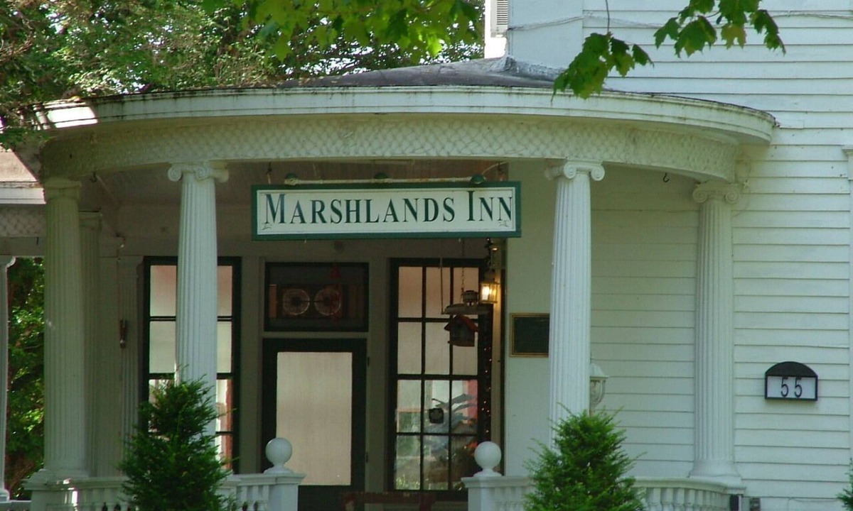 Sackville Hotel | Marshlands Inn