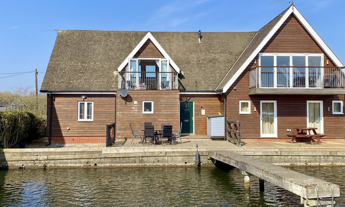 Horning House | Marshmere - Three Bedroom House, Sleeps 6