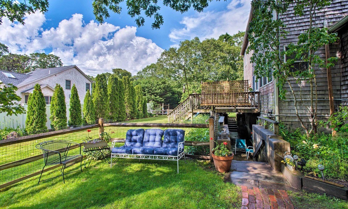 East Chop Apartment | Martha's Vineyard Apt ~ 1 Mile to Inkwell Beach!