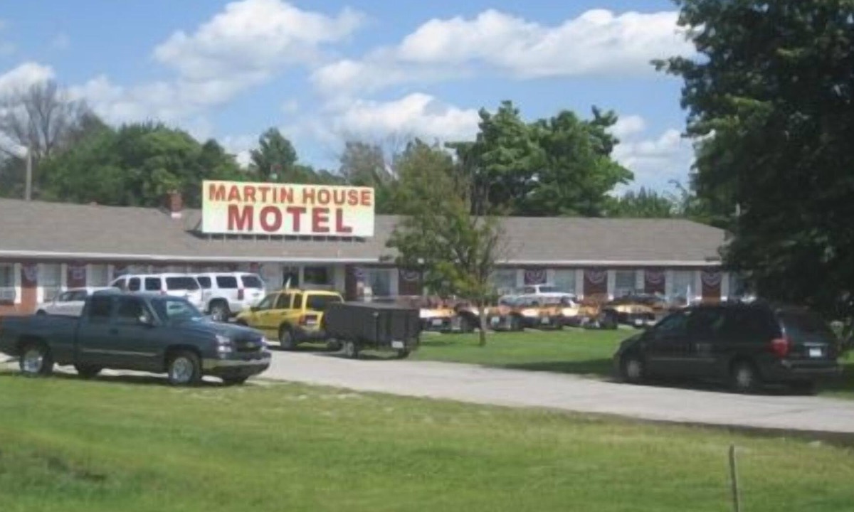 Brookfield Hotel | Martin House Motel