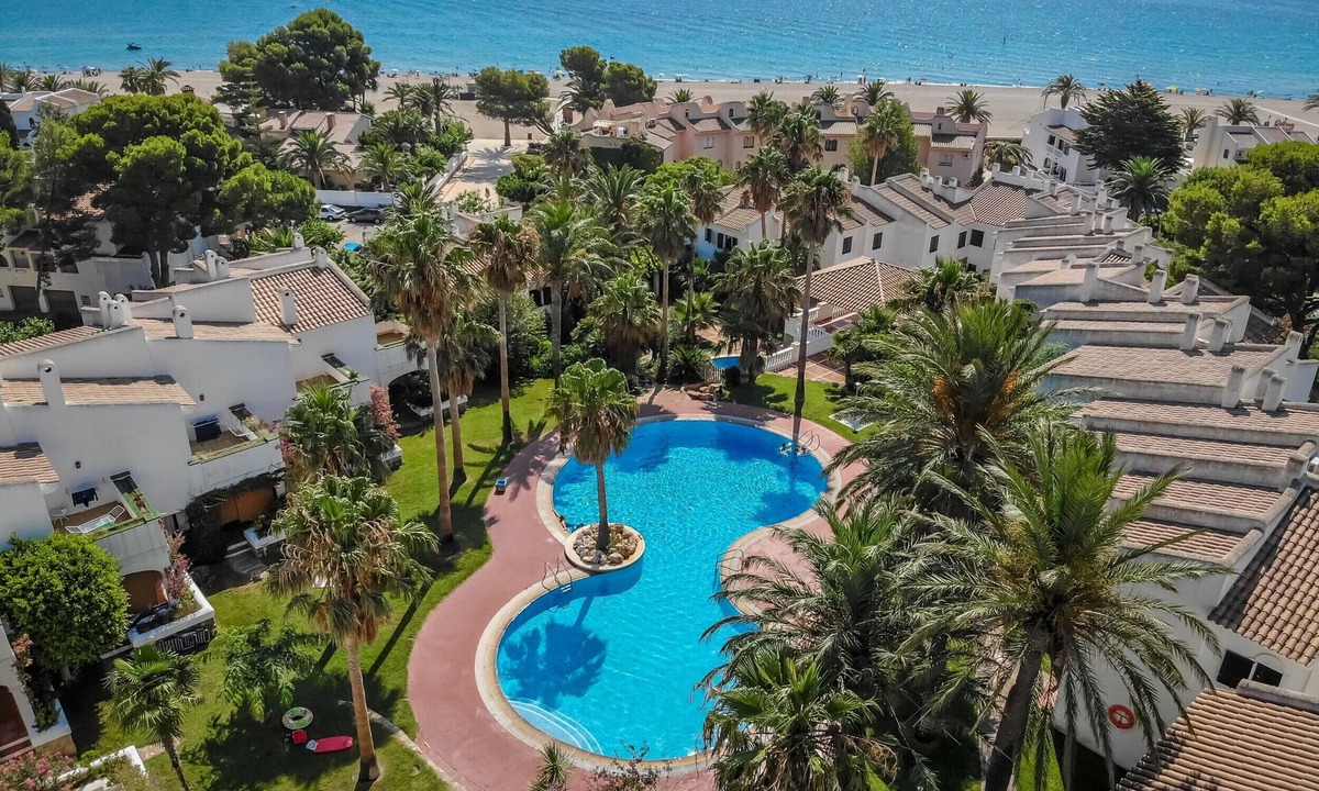 Miami Platja Ski Chalet | MARTIN18 adosado junto a playa especial niños