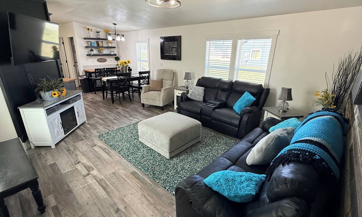 Garden City Cabin | Marvelous 3-bedroom cabin with AC in Garden City