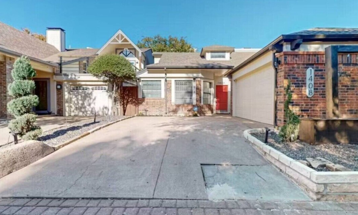 Bryan Place House | Marvelous Main Home 3-bedroom house with AC in Dallas