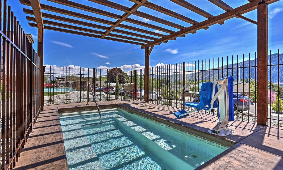 Manson Condo | Marvelous Manson Condo, Steps to Lake Chelan Beach