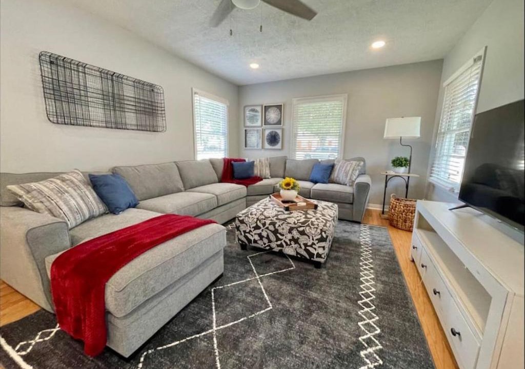 Ridgecrest House | Mary Lake Hideaway