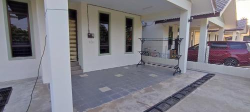 Kampung Pak Madah House | Maryam Homestay