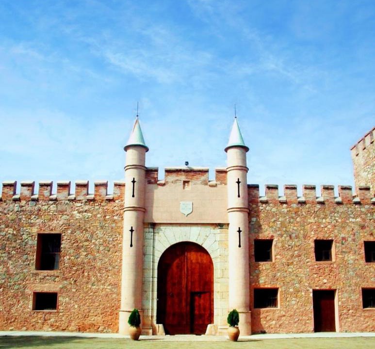 Altura House | MASÍA de SAN JUAN CASA NÚMERO 15 en Castillo con piscina, Aire Acondicionado y terraza privada