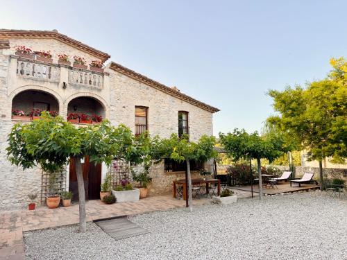 Avinyonet de Puigventos Bed & Breakfast | Mas Camins