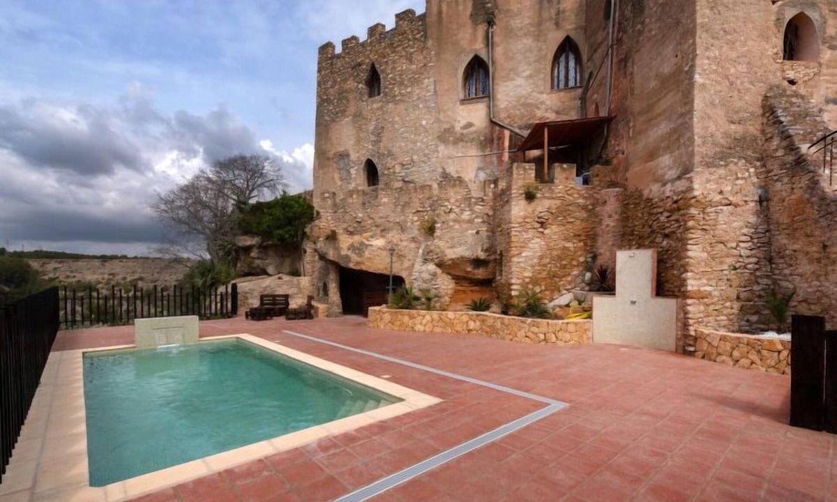 El Catllar House | Mas d´en Tarres by Interhome