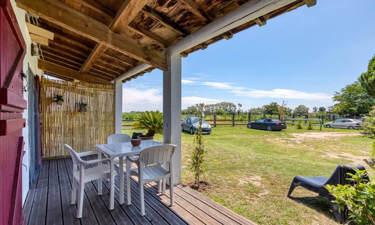 Saintes-Maries-de-la-Mer House | 'Mas Des Cypres - Mazet 7' with Private Terrace, Shared Garden and Wi-Fi
