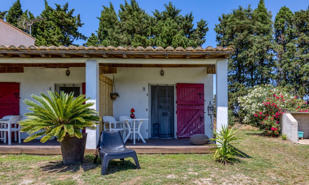 Saintes-Maries-de-la-Mer House | 'Mas des Cypres - Mazet 9' with Private Terrace, Shared Garden and Wi-Fi