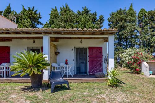 Saintes-Maries-de-la-Mer House | Mas des Cypres - Mazet 9