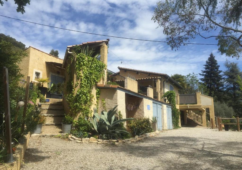 Villeneuve House | Mas Du Cadranier