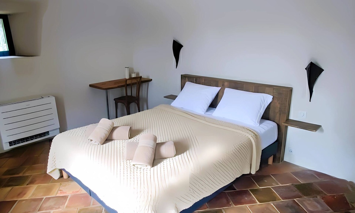 Besseges Bed & Breakfast | Mas Estrela: Lo Nis, an intimate B&B with mountain views