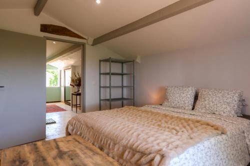 Saint-Hippolyte-le-Graveyron House | Mas des Côtes