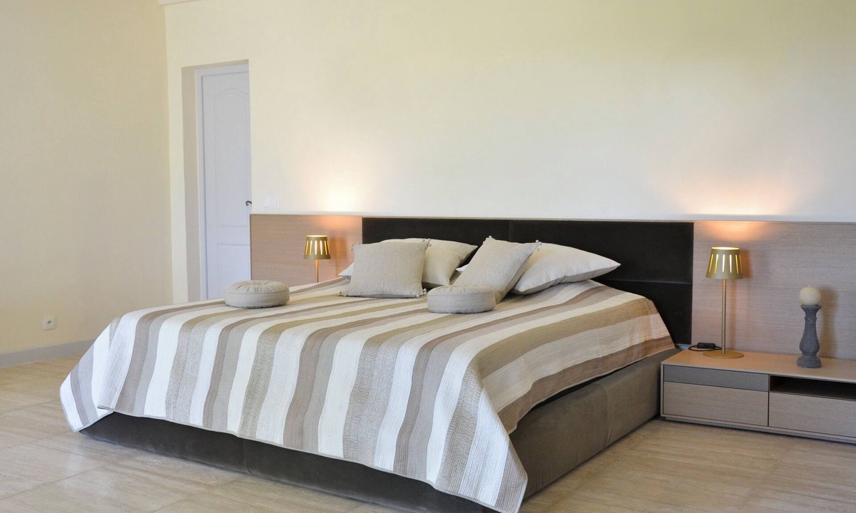 Saint-Andiol Bed & Breakfast | Mas Le 7 - Octavie- 2 (basic rate) to 4 people