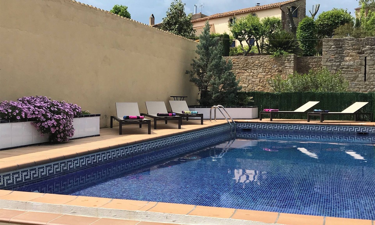 Ullastret House | Mascaros - beautiful, large house with own pool
