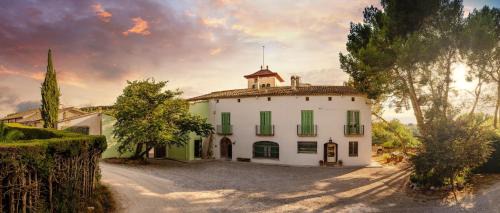 Torrelavit Villa | Masia Can Comas