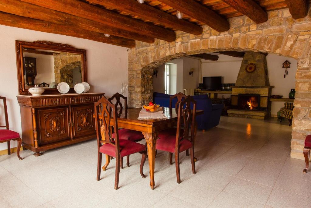 Castellbell I El Vilar House | Masia Can Castanyola