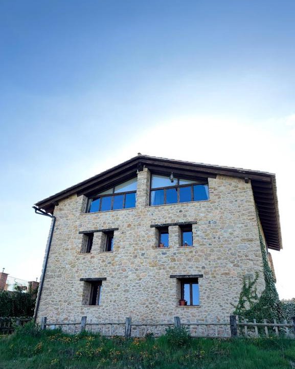 Monroyo House | Masia de la Serra de la Cogulla