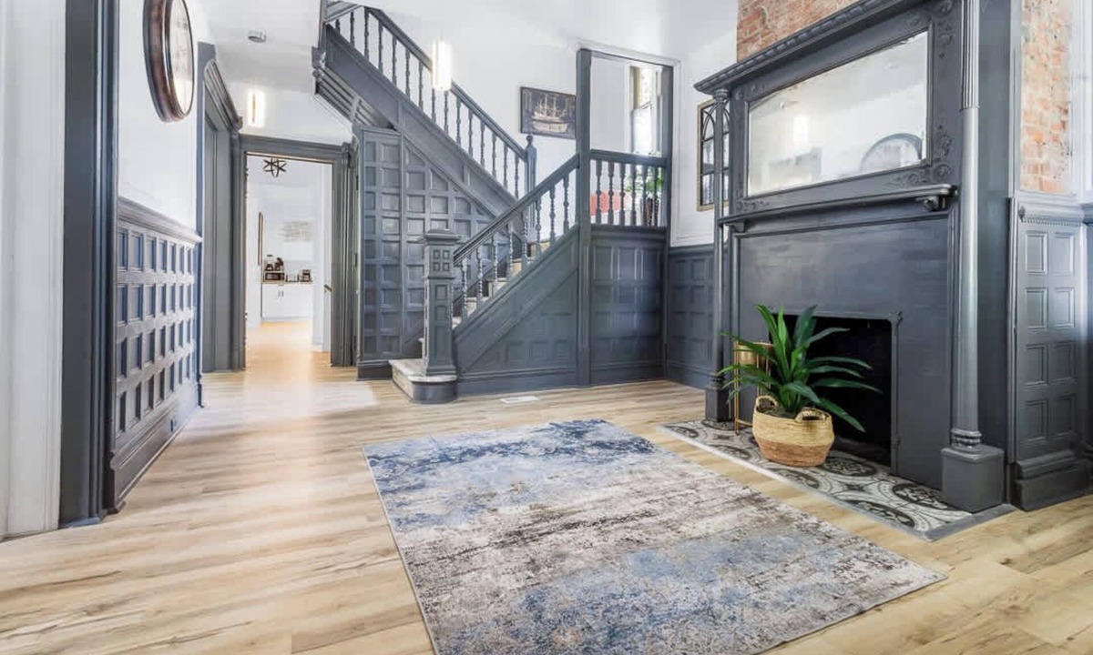 Niagara Falls House | Massive 11BR Home Ideal for Reunions