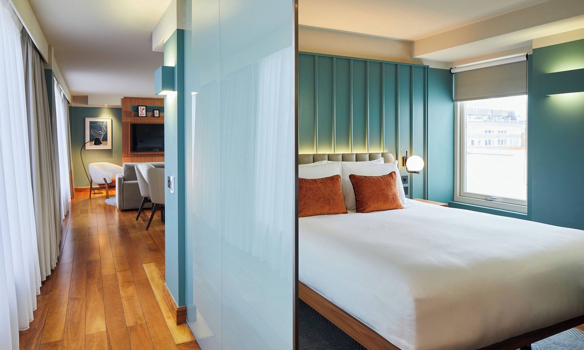 Farringdon Apartment | master Farringdon