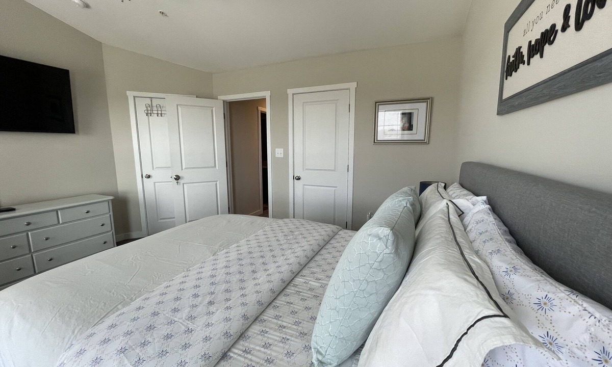 Potomac House | Master’s Bedroom W.V.