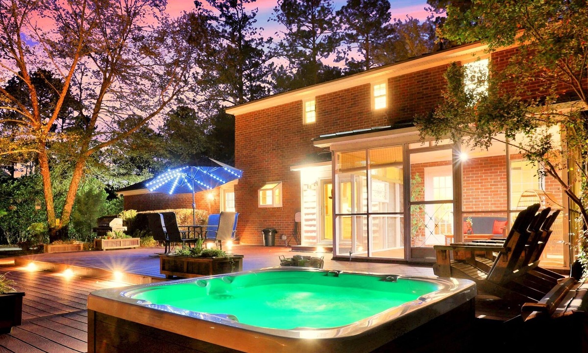 Evans House | MASTERS🏌️‍♂️Hot Tub⛳️GameRoom🏌️‍♂️Backyard