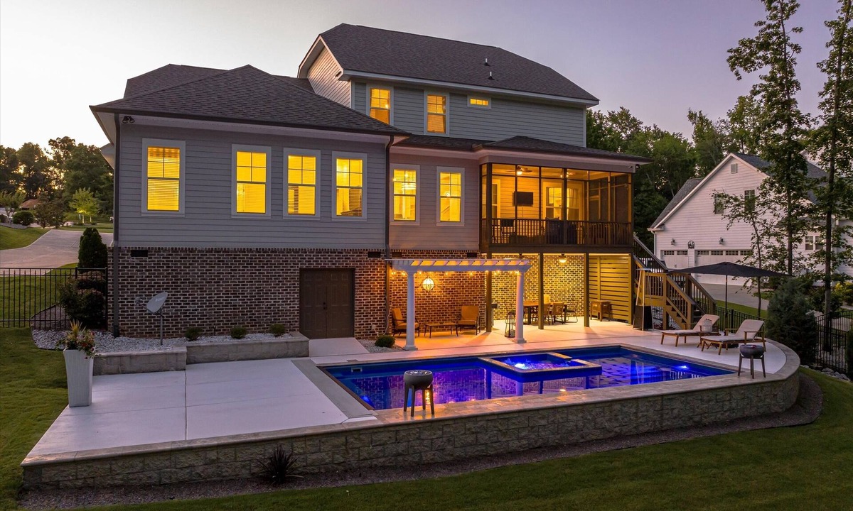 Evans House | MASTERS House on the Golf Course