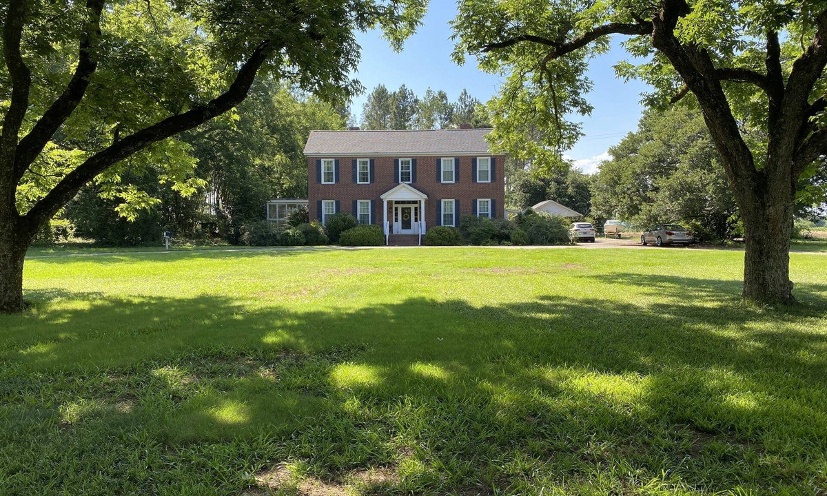 Trenton Bed & Breakfast | Masters rental - Historic federal in the heart of Edgefield county