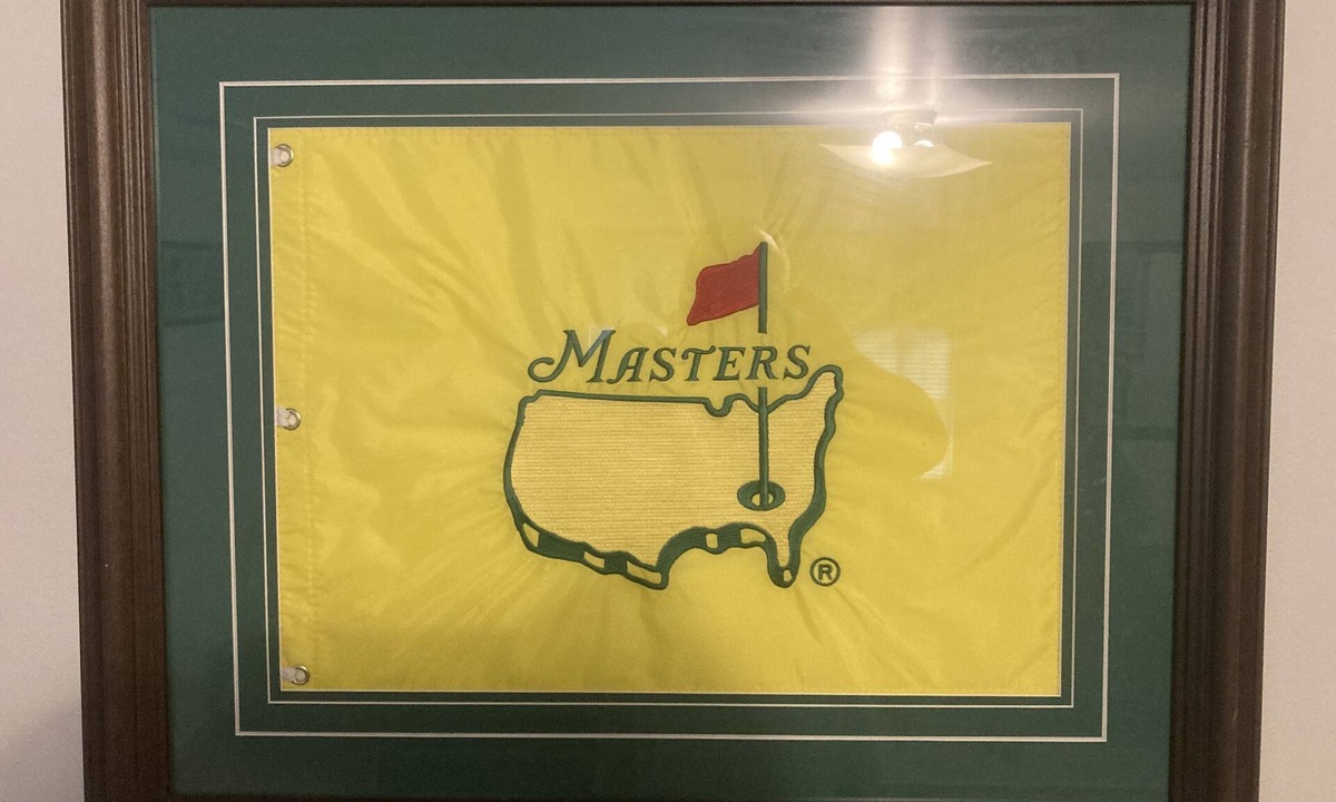 Rosewood Apartment | Masters themed 1 KING bed 1 bath apartment Columbia SC Superhost