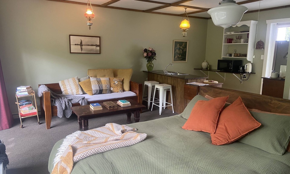 Matakana Cottage | Matakana Waterfall Hideaway