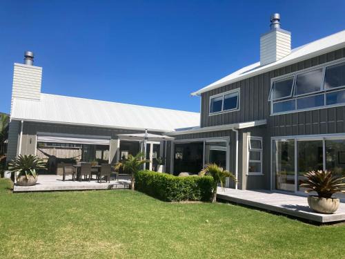 Matarangi House | Matarangi Beach Retreat